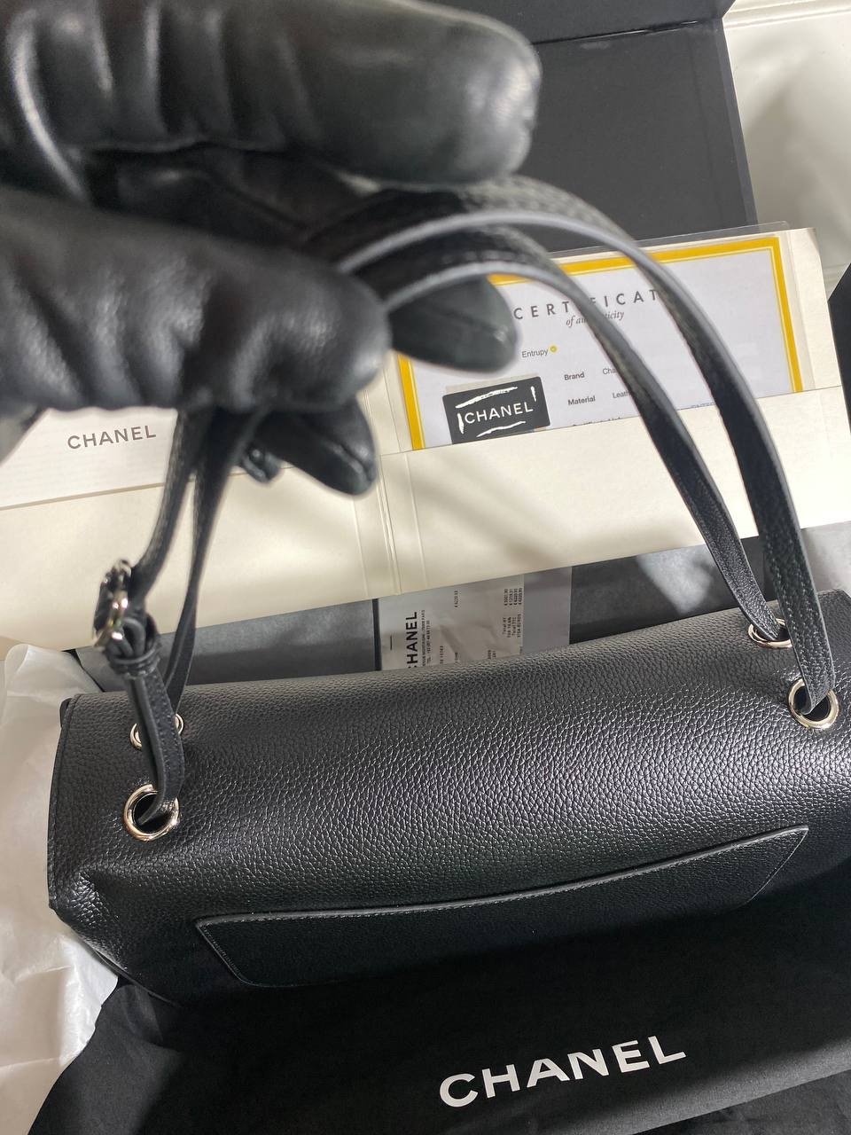 Maxi Flap Bag Grainy Calf Leather Black Shw - foto 5